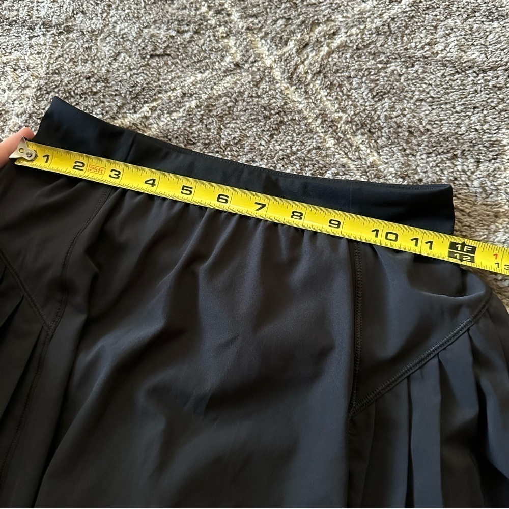 Spanx The Get Moving Pleated 14" Skort Black - Picture 11 of 14